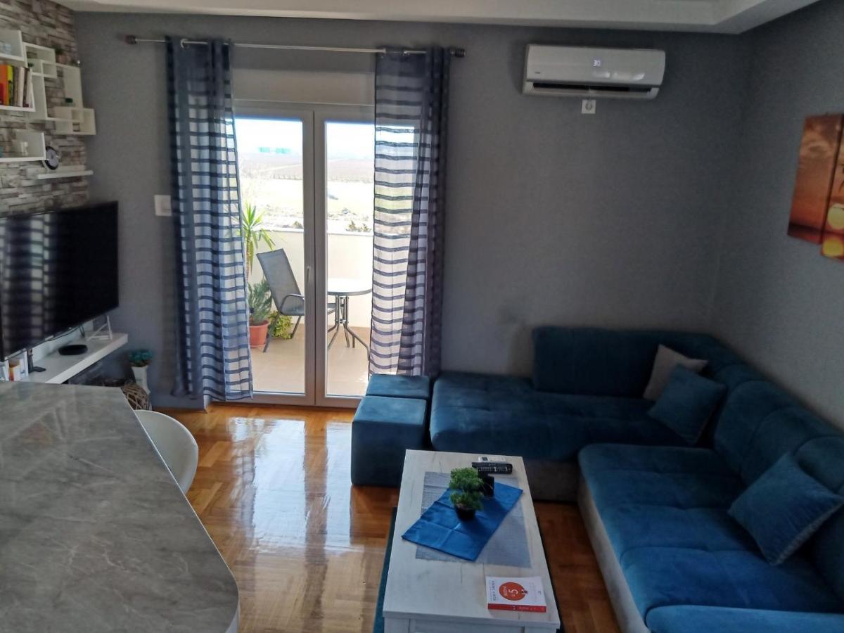 Sunset Apartment *